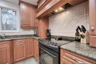 8 Lone Pine Ln, Westport, CT 06880 - Photo 8