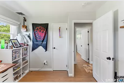 17 Greenbriar Lane, Newtown, CT 06470 - Photo 10
