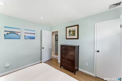 17 Greenbriar Lane, Newtown, CT 06470 - Photo 8