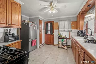 140 Emmett Ave, Derby, CT 06418 - Photo 6