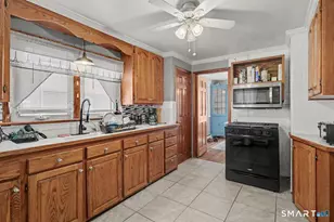 140 Emmett Ave, Derby, CT 06418 - Photo 8
