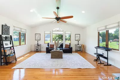 32 Angela Drive, East Haven, CT 06512 - Photo 18