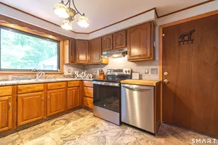 33 Case Cir, Haddam, CT 06441 - Photo 12