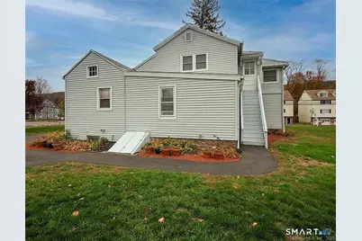 1690 Litchfield Turnpike #2, Woodbridge, CT 06525 - Photo 2