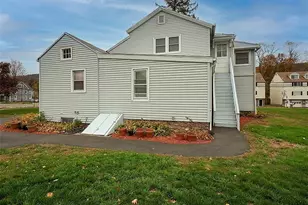 1690 Litchfield Turnpike, Woodbridge, CT 06525 - Photo 2