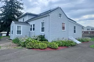 1690 Litchfield Turnpike, Woodbridge, CT 06525 - Photo 2