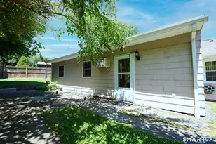 15 Harvester Rd, Fairfield, CT 06825 - Photo 2