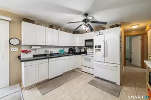 146 Highland Dr, Waterbury, CT 06708 - Photo 6