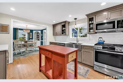 47 Spring Lane, West Hartford, CT 06107 - Photo 6