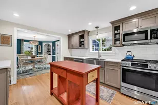 47 Spring Ln, West Hartford, CT 06107 - Photo 6