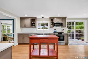 47 Spring Ln, West Hartford, CT 06107 - Photo 10