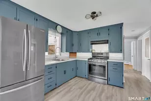 8 Bailey Ave, Wallingford, CT 06492 - Photo 12