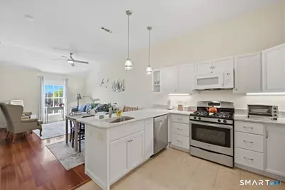 38 Hope Street #20, East Lyme, CT 06357 - Photo 8