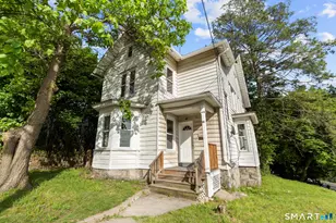 94 Walnut St, Waterbury, CT 06704 - Photo 2