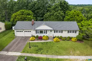55 Ridgefield Dr, Stratford, CT 06614 - Photo 2