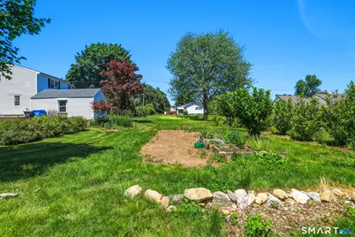 24 Crown Street, Trumbull, CT 06611 - Photo 8