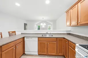 176 Julia Ct, Newtown, CT 06482 - Photo 14