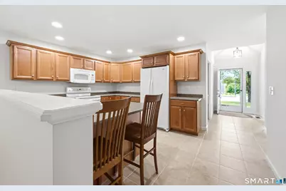 176 Julia Court #176, Newtown, CT 06482 - Photo 12
