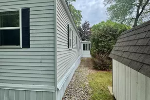 33 Ridge Cir, Mansfield, CT 06268 - Photo 2