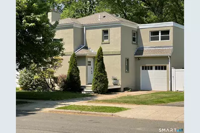 110 Lakeview Terrace, New Haven, CT 06515 - Photo 1