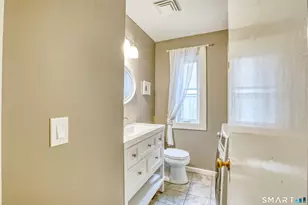 13 Algonquin Ln, Stratford, CT 06614 - Photo 16