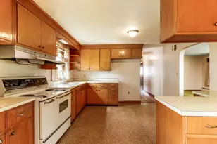 1175 S Curtis St, Wallingford, CT 06492 - Photo 8