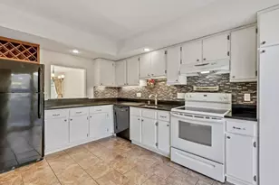 32 Jerimoth Dr, Branford, CT 06405 - Photo 14