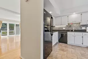 32 Jerimoth Dr, Branford, CT 06405 - Photo 16