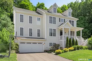 9 Washington Cir, Southbury, CT 06488 - Photo 2