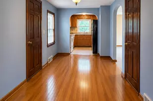 22 Leaf Ave, Waterbury, CT 06705 - Photo 4