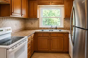 22 Leaf Ave, Waterbury, CT 06705 - Photo 2