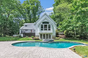 15 Hemlock Hollow Rd, Woodbridge, CT 06525 - Photo 2