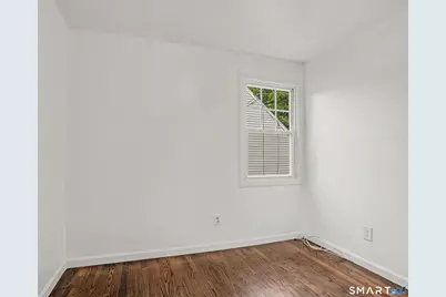 35 Oakleaf Street, Bridgeport, CT 06606 - Photo 16