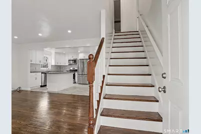 35 Oakleaf Street, Bridgeport, CT 06606 - Photo 4