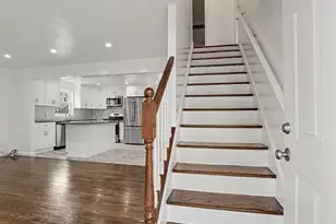 35 Oakleaf St, Bridgeport, CT 06606 - Photo 4