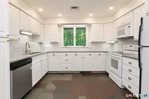 17 Wright Dr, Avon, CT 06001 - Photo 12