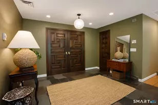 17 Wright Dr, Avon, CT 06001 - Photo 4