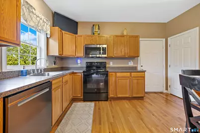 65 Walt Drive, Meriden, CT 06450 - Photo 12