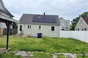214 Iranistan Ave, Bridgeport, CT 06604 - Photo 14