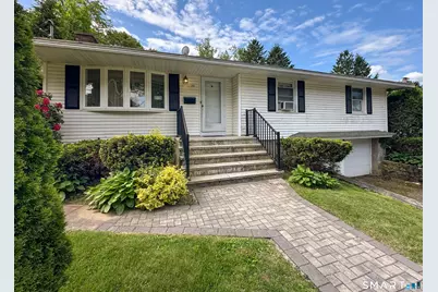 38 Fleetwood Drive, Waterbury, CT 06706 - Photo 2