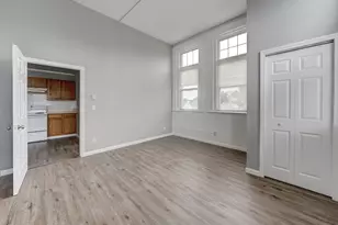 111 Franklin Square, New Britain, CT 06051 - Photo 12