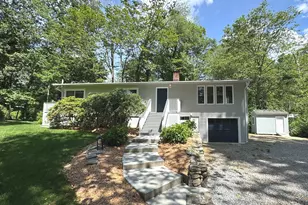 5 Wakerobin Rd, Norwalk, CT 06851 - Photo 1