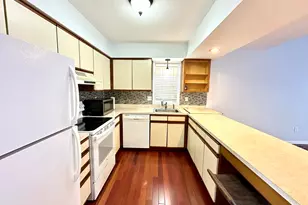 24 Oak Ridge Dr, Windsor Locks, CT 06096 - Photo 2