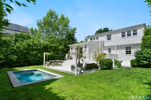 10 Horace Ct, Fairfield, CT 06824 - Photo 2