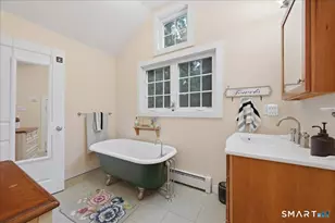82 Old Post Rd, Clinton, CT 06413 - Photo 28