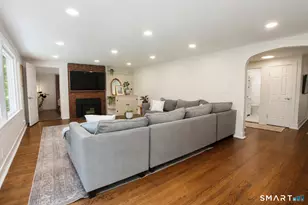 26 Crescent Way, Simsbury, CT 06070 - Photo 10