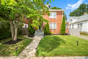 34 Selldan St, West Hartford, CT 06110 - Photo 2