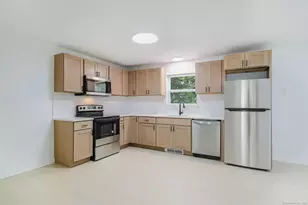 62 Chestnut St Ext, Danbury, CT 06810 - Photo 18