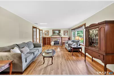 20 Cornfield Road, Windsor, CT 06095 - Photo 2