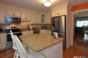 17 Woodbury Hl, Woodbury, CT 06798 - Photo 8